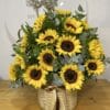 Canasta Soleada de Girasoles y Eucalipto - Imagen 2