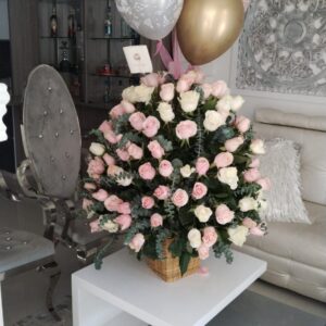Ramo De Rosas Rosado de Elegancia
