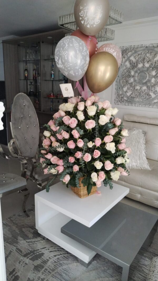 Ramo De Rosas Rosado de Elegancia