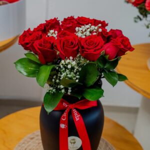 Jarron de Rosas Negro